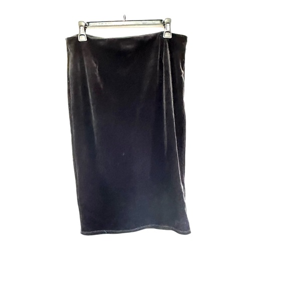 Topshop Dresses & Skirts - Topshop Crushed Velvet Skirt